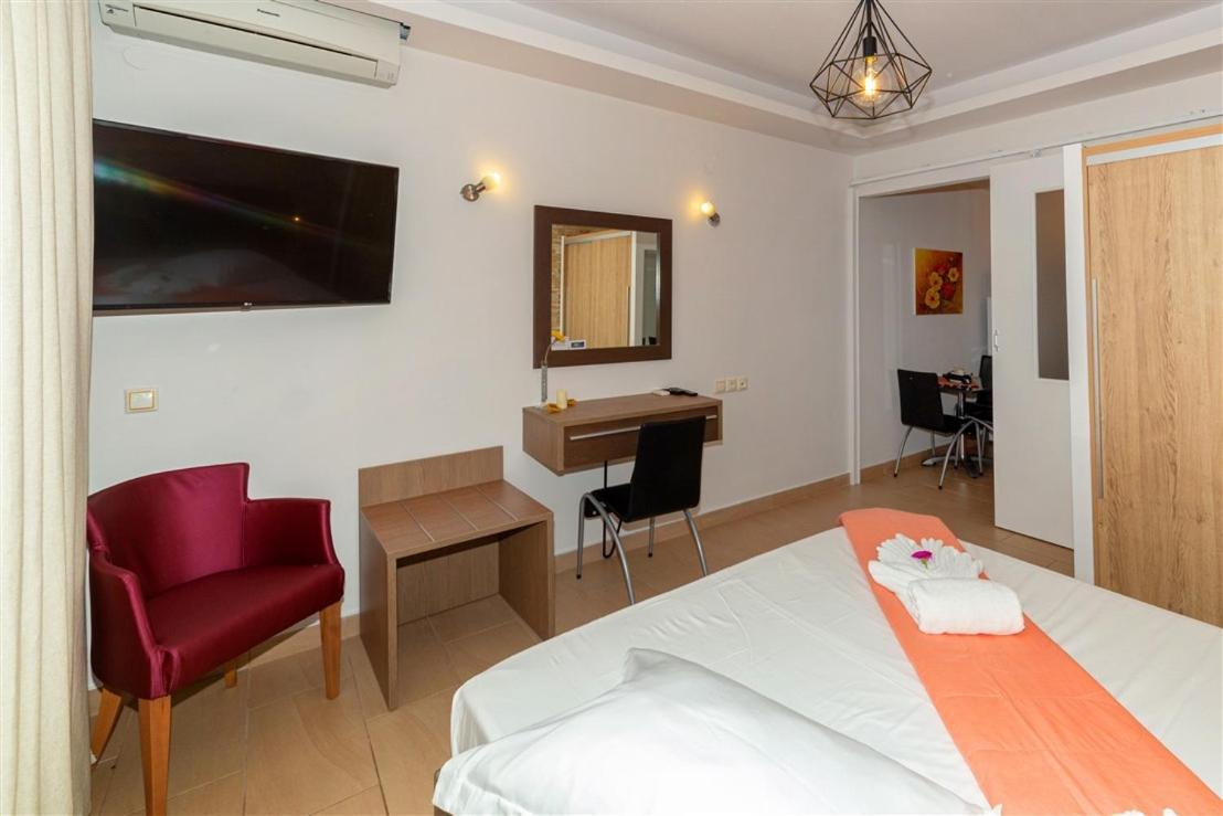 Studio Nikiti Beach Exterior photo